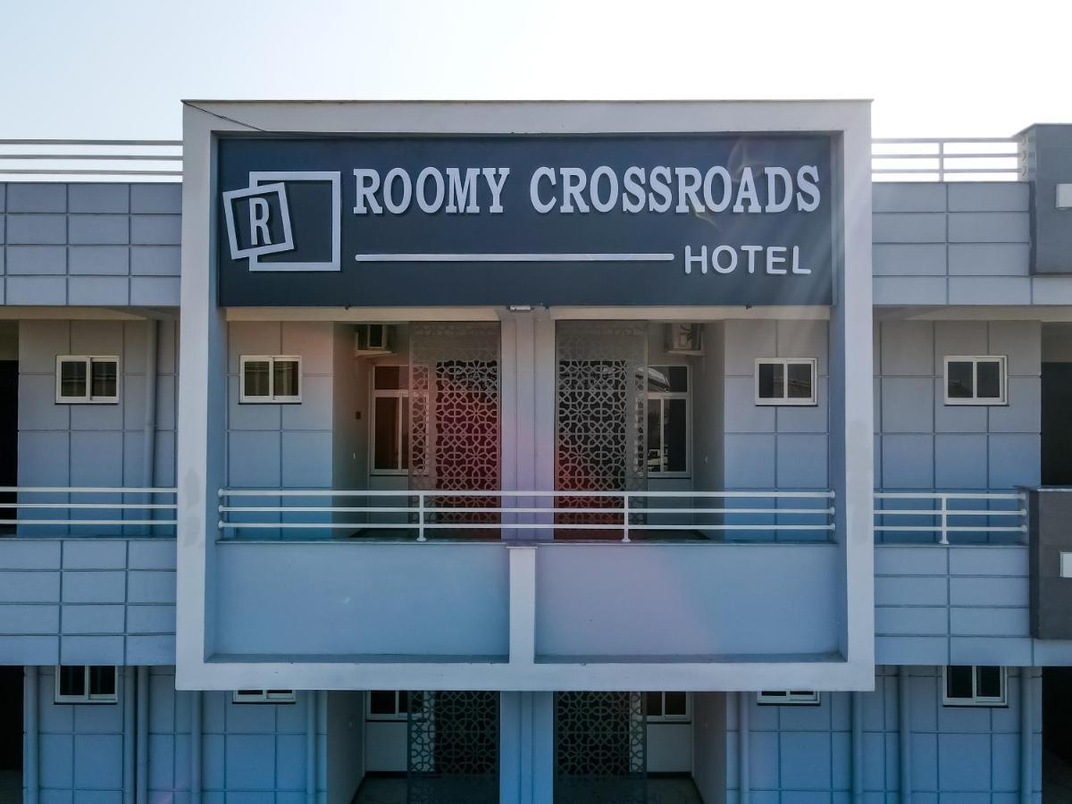 Roomy Crossroads Hotel, Peshawar Luaran gambar